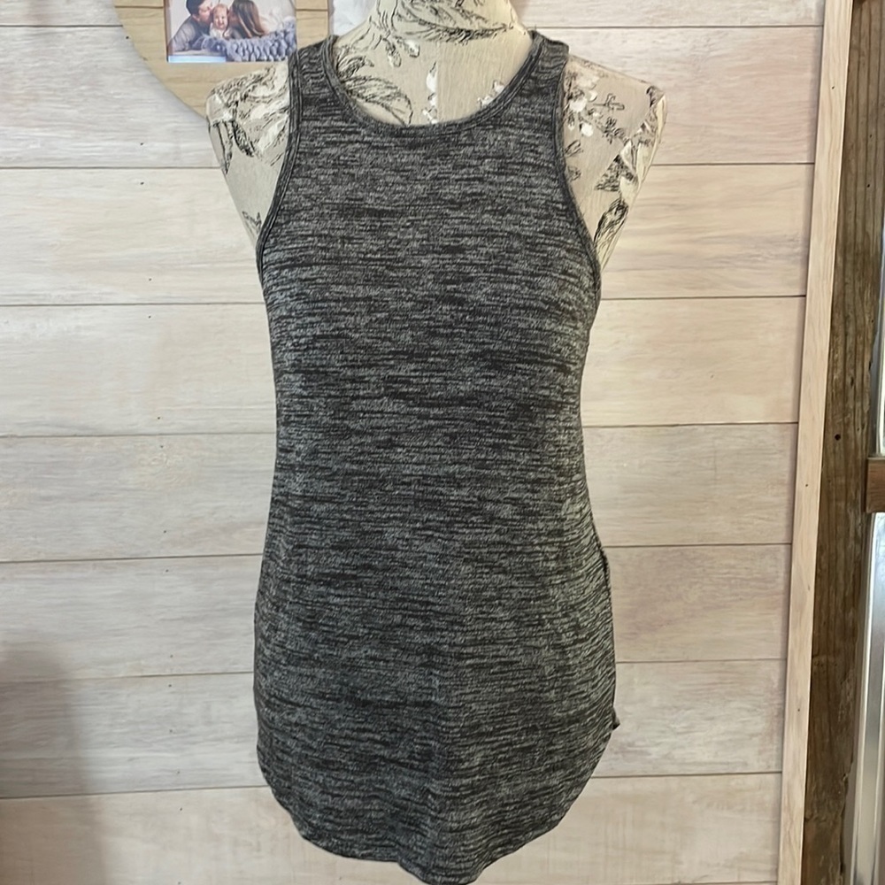 *🆕 Banana Republic Black Speck Tank M